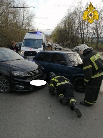 "Семёрка" и Volkswagen разбились на Грабцевском шоссе в Калуге