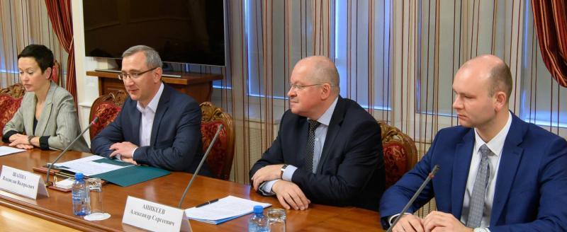 Владислав Шапша обсудил с руководством Росмолодёжи реализацию государственной молодёжной политики на территории области