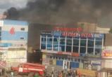 В Балабаново 25 пожарных потушили торговый центр на вокзале
