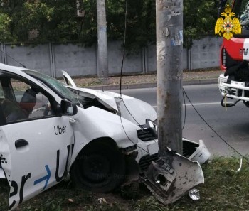 В Калуге водитель такси уснул за рулем и погубил пассажира