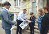 В рамках акции Единой России неравнодушные люди помогают детям из малообеспеченных семей