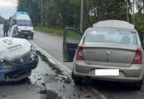 В Калужской области при столкновении двух автомобилей "Рено" пострадали люди