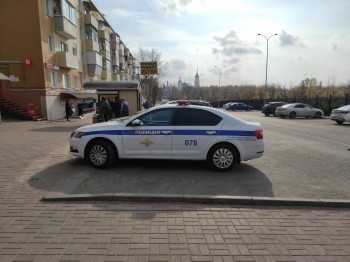 Полиция проверяет информацию о распространении листовок с угрозами в школах Обнинска