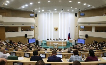 Владислав Шапша выступил на парламентских слушаниях в Совете Федерации
