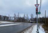 Новый кнопочный светофор появился на опасном перекрестке в Калуге