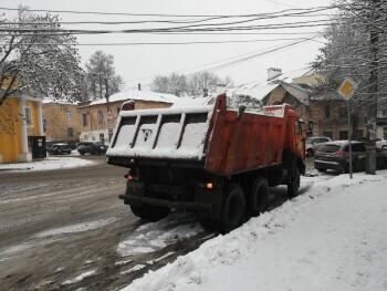 В Калуге автомобилистов предупреждают об уборке снега в ночь с 15 на 16 декабря