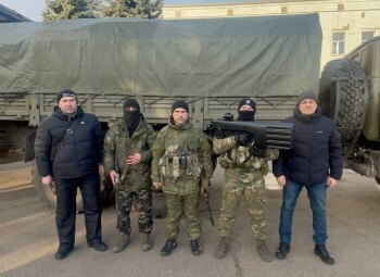 Дмитрий Денисов в зоне СВО передал калужским мобилизованным снаряжение
