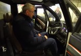 Владислав Шапша протестировал электромобиль калужского производства