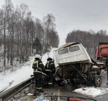 В Калужской области из-за аварии на трассе погиб человек