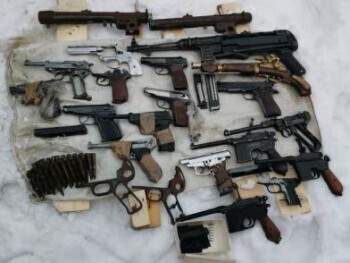 В калужском гараже нашли схрон огнестрельного оружия