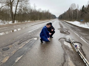 Прокуратура занялась проблемой разбитой калужской дороги