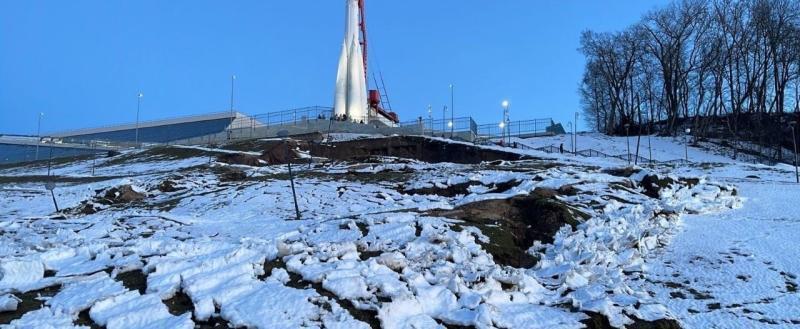 Зимнее фото склона музея космонавтики, Владислав Шапша (ВКонтакте)