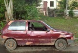 Узнав о планах мужа купить машину, коллега попытался впарить свою колымагу. Хотя ей самое место на свалке