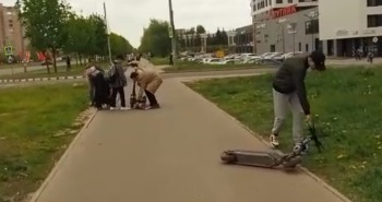 Элеткросамокатчик сбил коляску с малышом в Обнинске