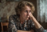 Не могу съехать от мамы, потому что она постоянно давит на жалость