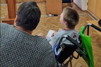Калужская прокуратура и суд обязали власти обеспечить ребенка-инвалида долгожданным жильём 