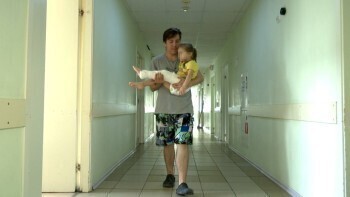 Пострадавшую в ДТП на Кирова малышку выписали из калужской больницы