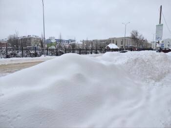 В ночь на понедельник калужан попросили не парковать машины в местах вывоза снега