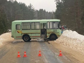 В Калужской области рейсовый автобус попал в ДТП на "встречке"