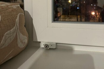 В Обнинске трехлетний мальчик открыл окно ключом и выпал на улицу