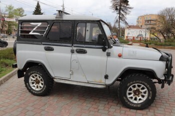 Депутат Городской Думы города Калуги подарил автомобиль нашим бойцам в зоне СВО