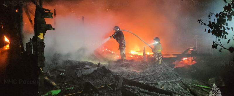 https://40.mchs.gov.ru/uploads/resize_cache/news/2024-10-14/pozhar-v-g-kaluga-zh-d-stancii-tihonova-pustyn-snt-kemz-3_1728877668657907569__2000x2000__watermark.jpg ГУ МЧС России по Калужской области