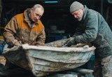Жена друга решила, что мы постоянно выпиваем в гараже, а мы старую лодку восстанавливаем