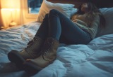 Соседка по квартире терроризирует меня на тему чистоты и порядка, а сама спит в уличной обуви