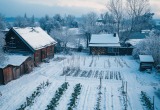 Сноха оставила огород без снега – отдала его для лыжных гонок. Лыжникам хорошо, а я за урожай теперь переживаю