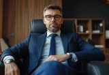 Начальник сам устроил вечеринку среди недели, а потом всех наказал за утренние опоздания