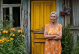 Соседка сначала возмущалась, что я ее племянника соблазняю, а потом обиделась, увидев меня с другим мужчиной