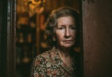 - У вас дети света белого не видят! Вы их в рабов превратили! - возмущается тётка мужа