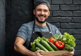 У меня добрая свекровь – дала курьеру чаевые моими овощами с грядок