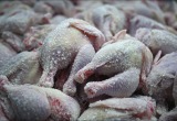Друг-коммерсант решил вернуть огромный долг почти просроченной мороженой курицей