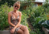 «В купальнике не ходи, ты моего деда смущаешь», — заявила мне соседка