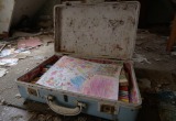 Делили с сестрой родительскую дачу аж до драки, но потом нашли на чердаке чемодан с нашими детскими рисунками