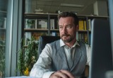 Из-за своей некомпетентности директор заставляет меня работать бесплатно