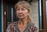 — Посмотрите на них, газет они пожалели, — костерила меня соседка