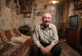 Муж требует, чтобы я на пенсии заделалась его личной швеей по примеру соседки