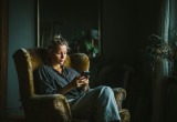 Муж испытывает дискомфорт, когда я отдыхаю в кресле или листаю соцсети