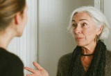 Свекрови не нравится, как я планирую свадьбу. Мы с женихом хотим скромный праздник, а ей пышное торжество подавай