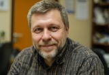 Коллега в офисе изображает бурную деятельность, хотя по факту не делает ничего. И видят это все, кроме начальника