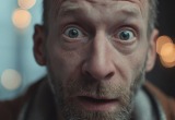 - А чего тебя хвалить? Ты и так всё знаешь, - удивляется муж