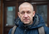 Наказала соседа и оставила его без окон – не будет хамить и самовольно захватывать парковку!