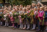 Истеричная мамаша на линейке в честь 1 Сентября торжественно объявила всю нашу семью заразной
