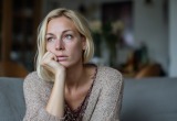 - Нам на квартиру двадцать лет корячиться, а вам - это вопрос полугода! - требует жена брата