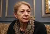 - Нет, бабуль, пусть телефон у тебя лежит, а то папа его пропьёт, - вздохнула внучка