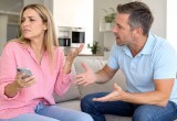 - Может мне вообще никогда рот не открывать? Что ты ко мне придираешься? - обижена жена