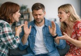 - Я вас обеих люблю, как решите, так и будет, - ошарашил меня муж