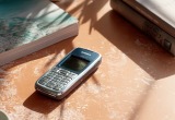 -Мне муж не разрешает брать из дома смартфон, - объяснила подруга, почему ходит с кнопочным телефоном